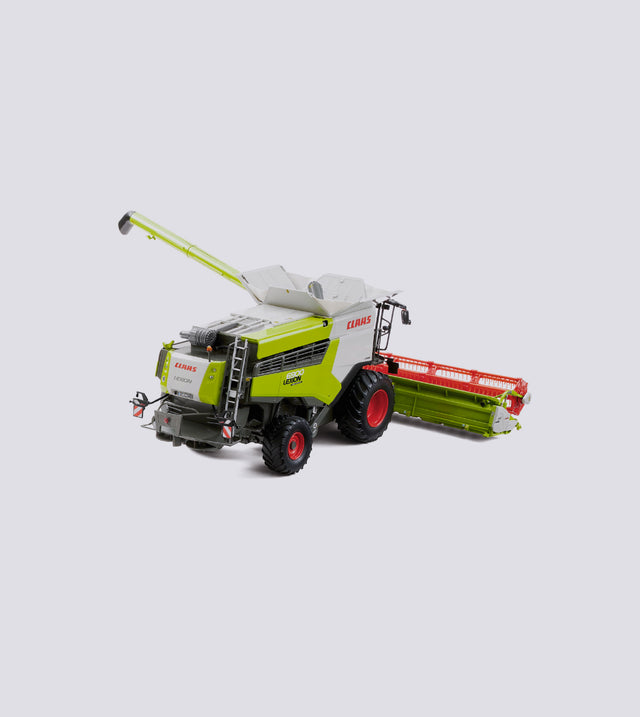 Claas Lexion 6900 (1:32)