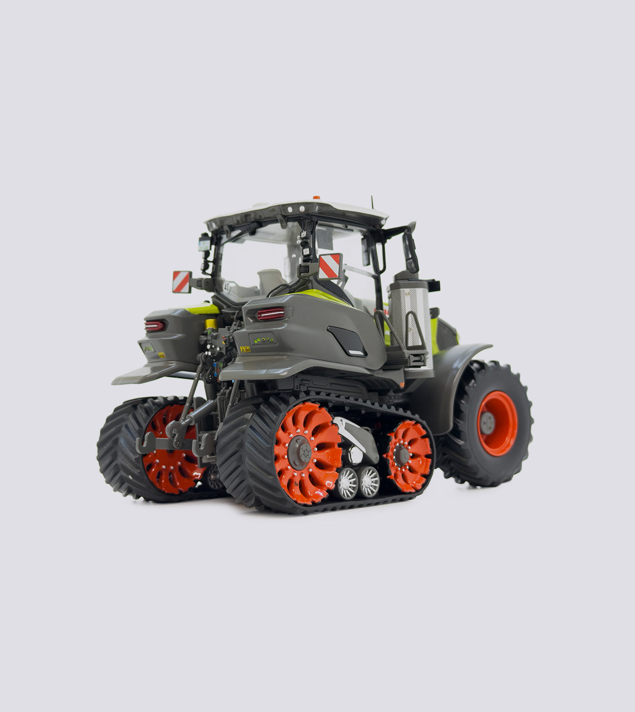 Claas Axion 9.360 TT (1:32)