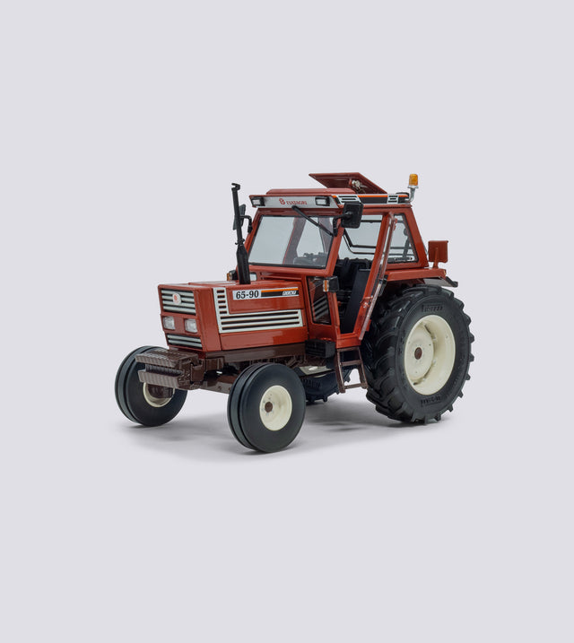 FIAT 65-90 Supercomfort Cab 2WD (1:32)