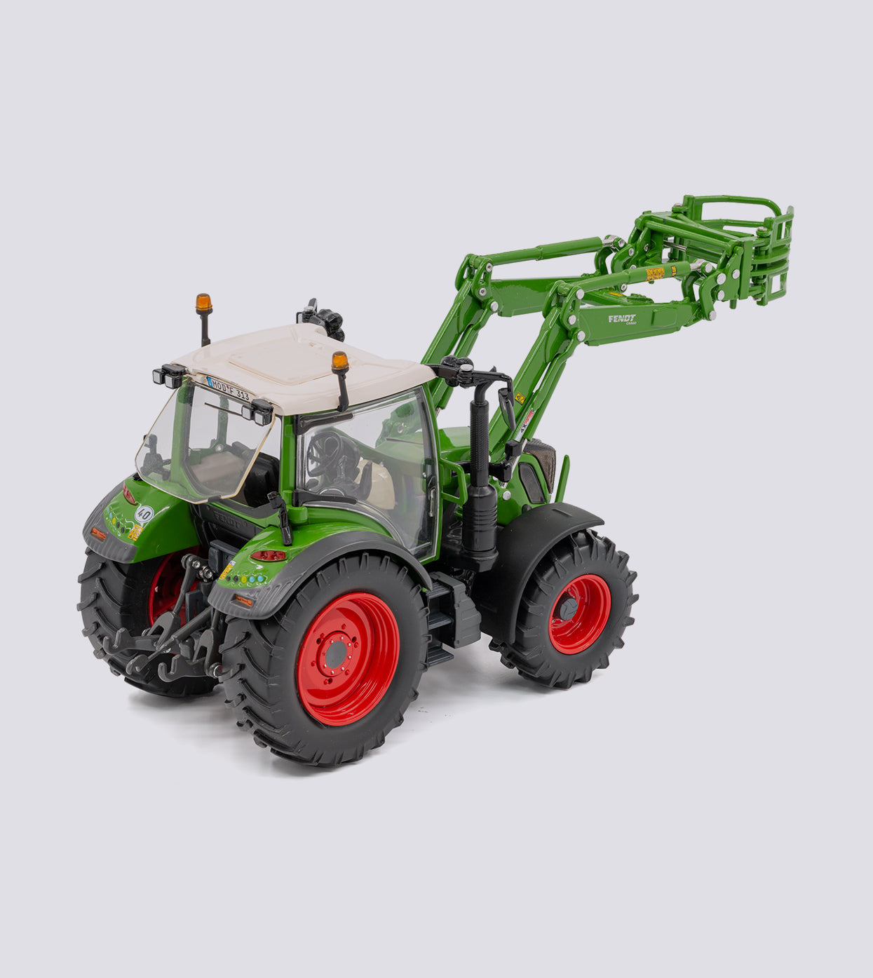 Fendt 313 Vario mit Frontlader (1:32)