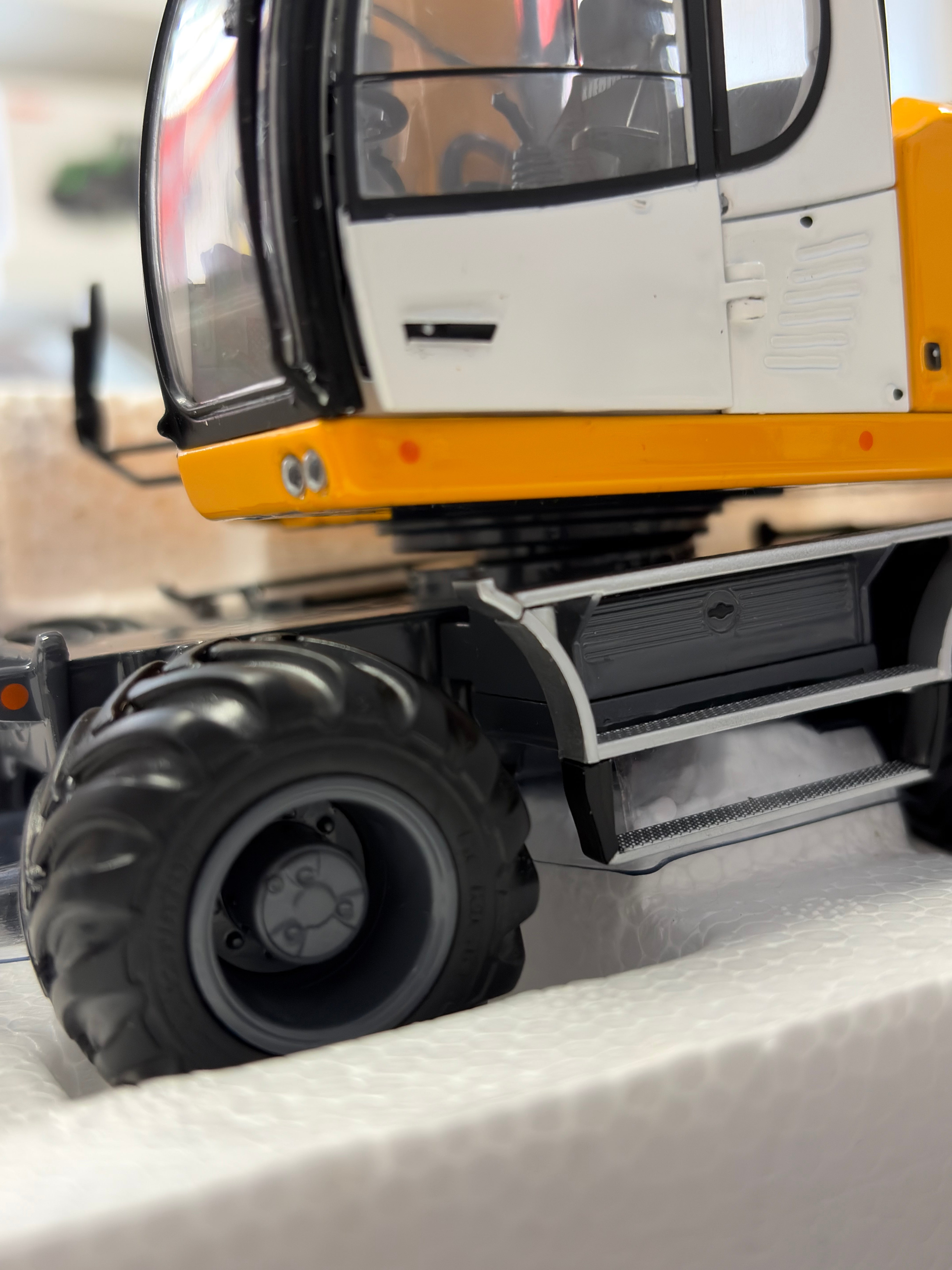 Liebherr A 916 - B-Ware