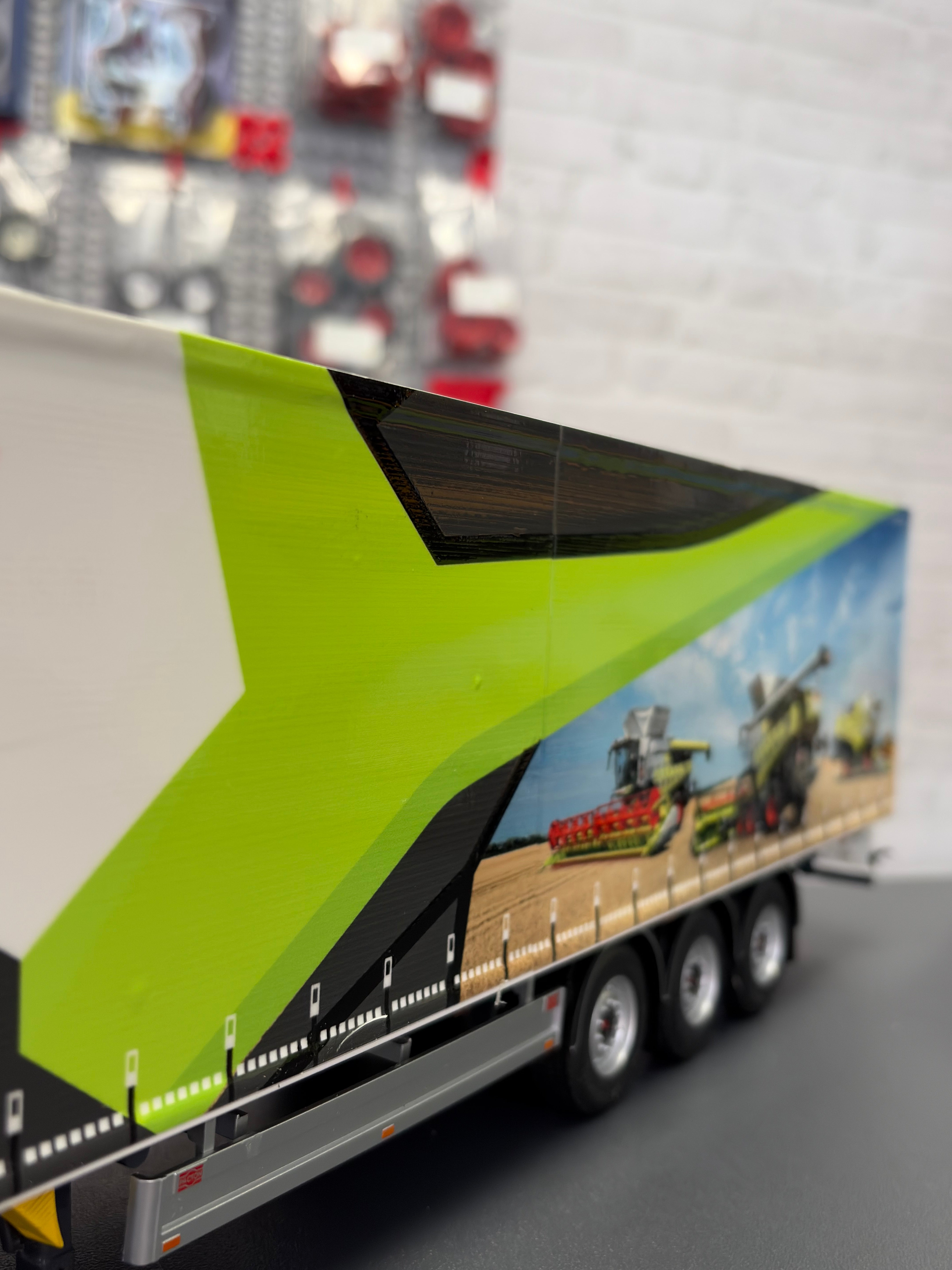 Pacton Kofferauflieger Claas Design - B-Ware