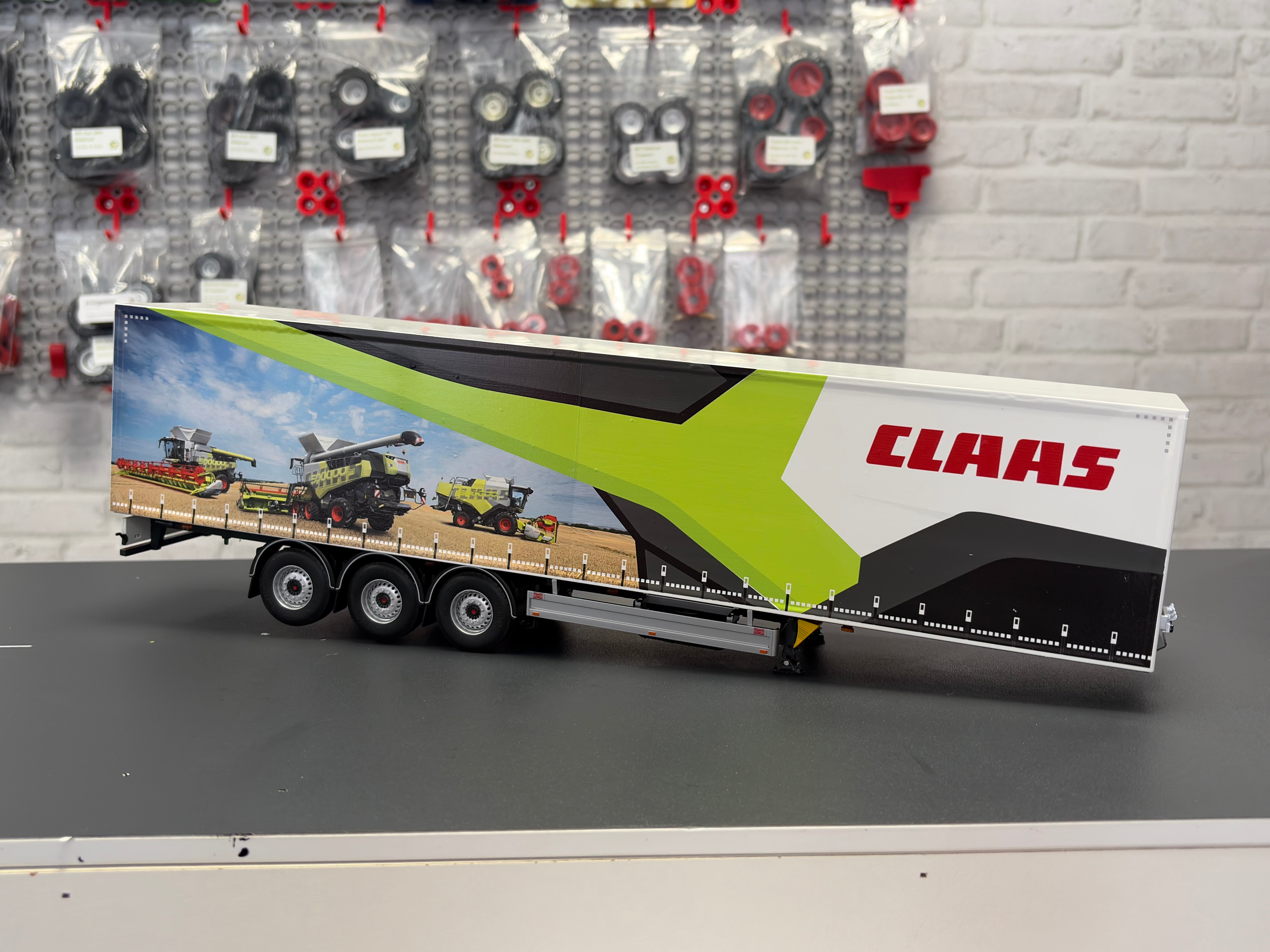 Pacton Kofferauflieger Claas Design - B-Ware