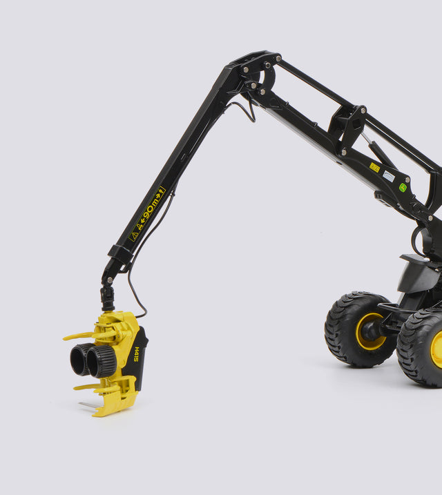John Deere 1270 6W Harvester (1:32)