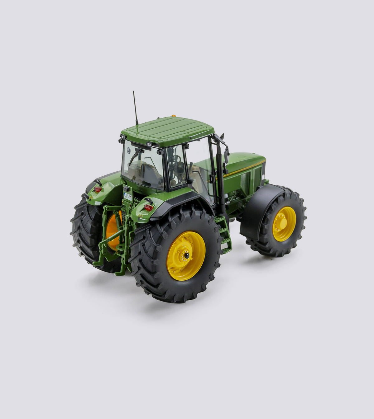 John Deere 7700 (1:32)