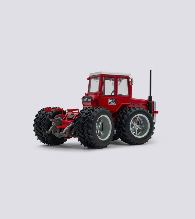 Massey Ferguson 1200 Doppelreifen (1:32)