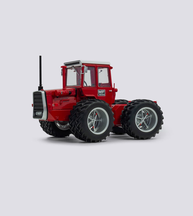 Massey Ferguson 1200 Doppelreifen (1:32)