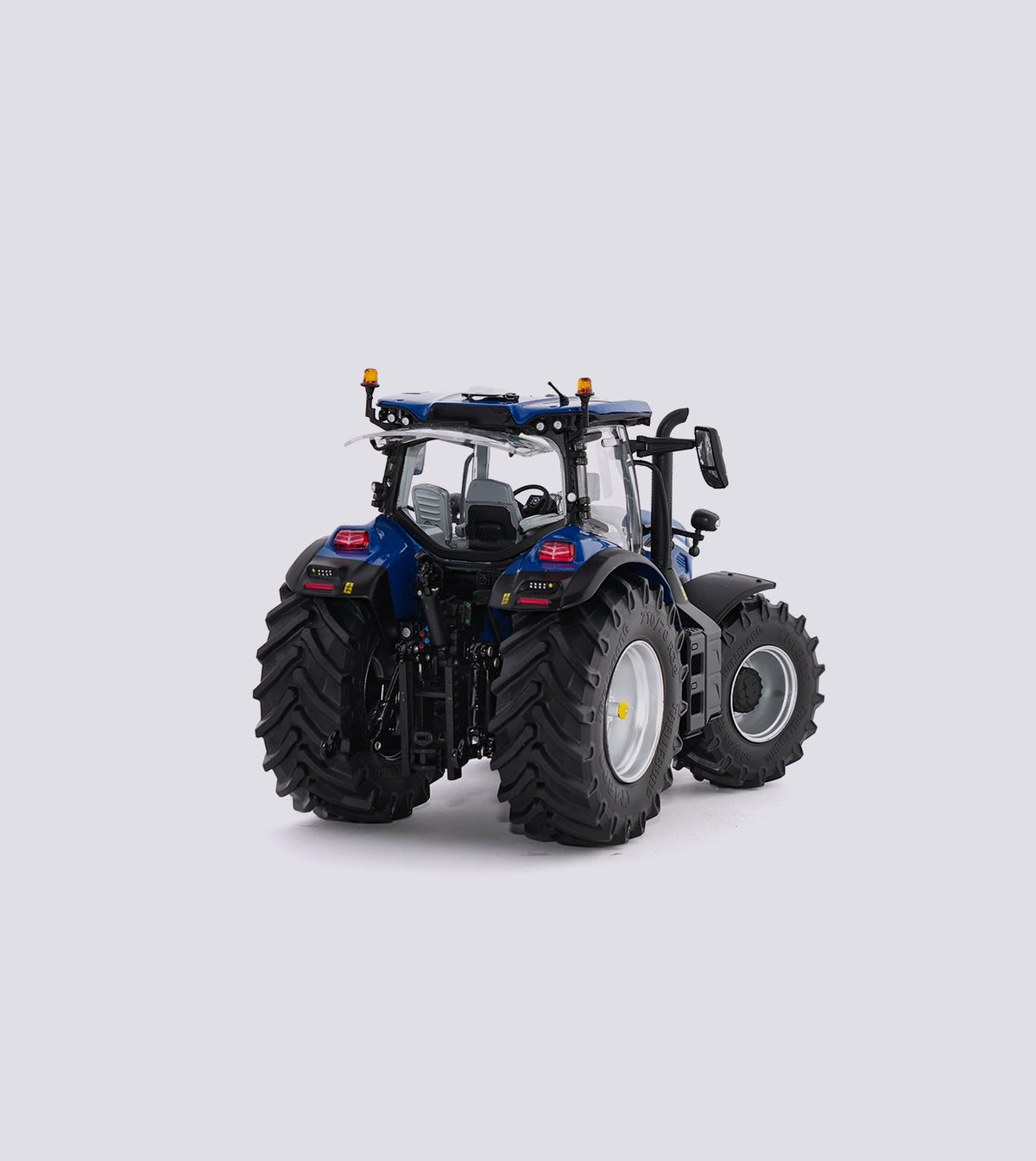 New Holland T7.225 (1:32)