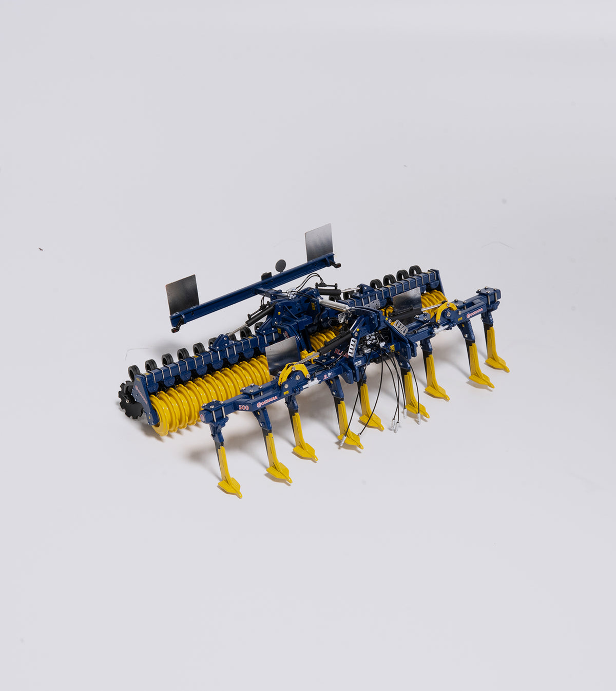 MB trac 1100 with narrow tires (1:32)