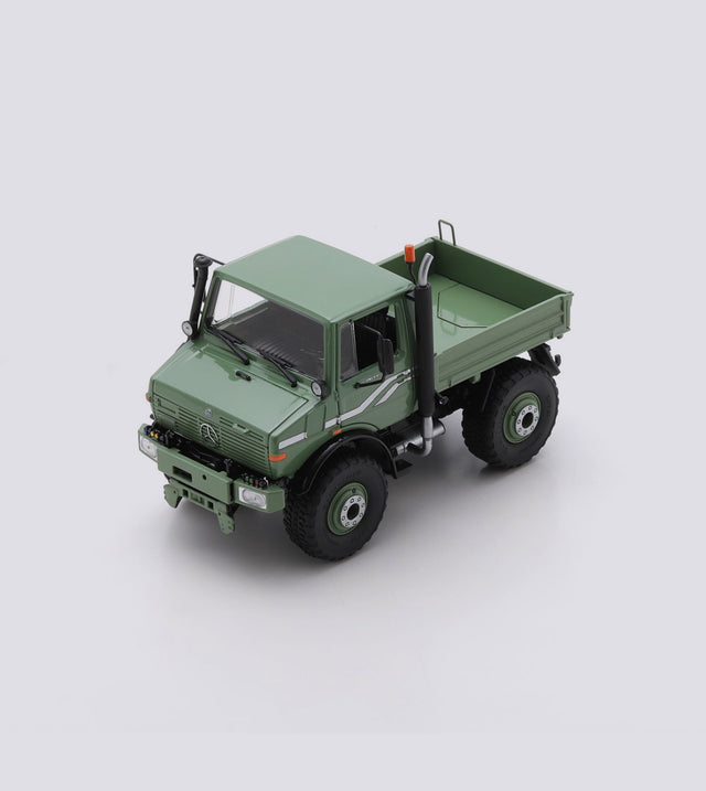 Unimog U1600 Grün (1:32)