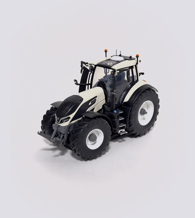 Valtra Q305 Pearl White (1:32)