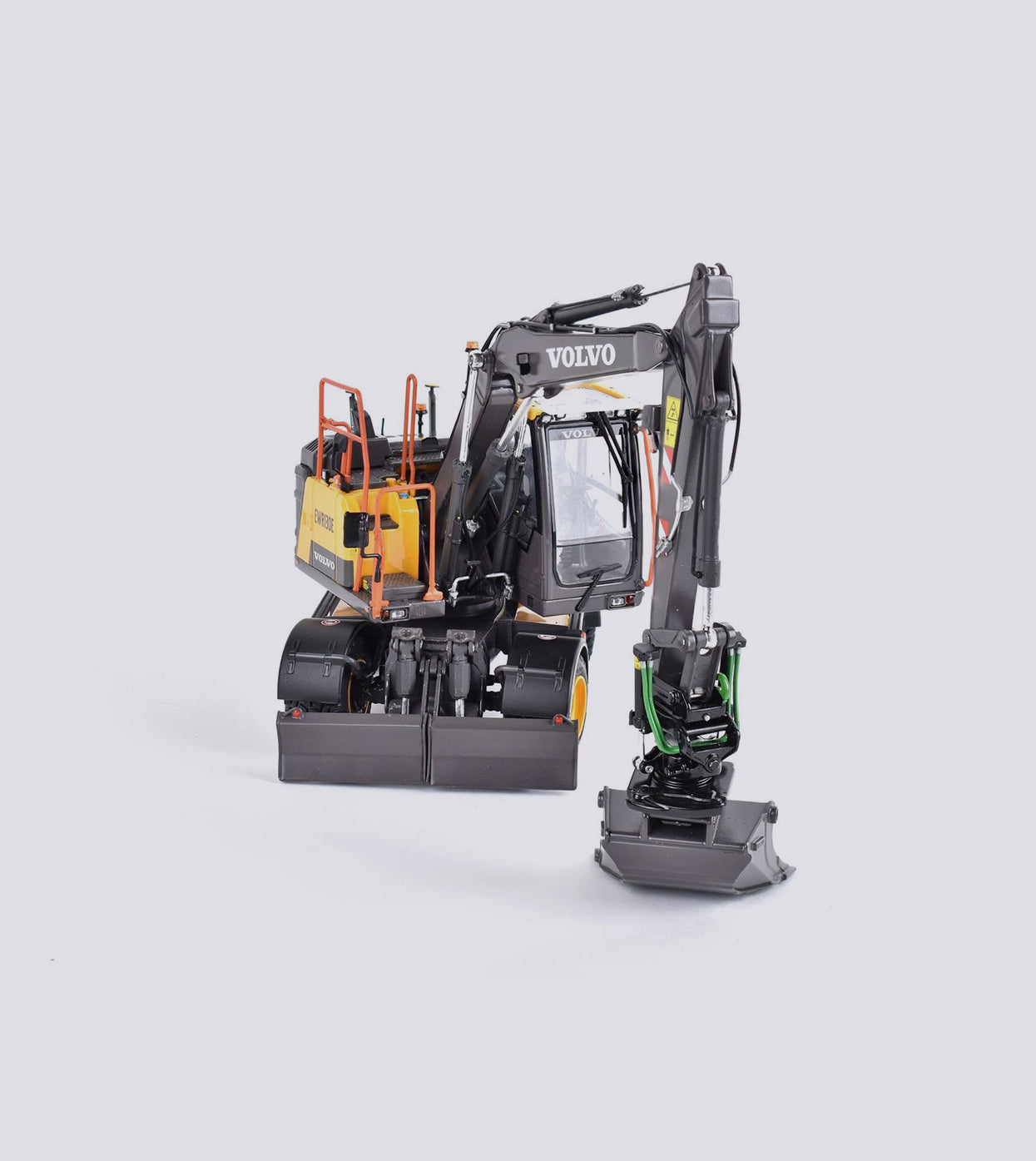 Volvo EWR 130E (1:32)