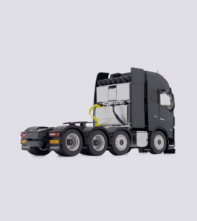 Volvo FH5 8x4 - Farbauswahl (1:32)