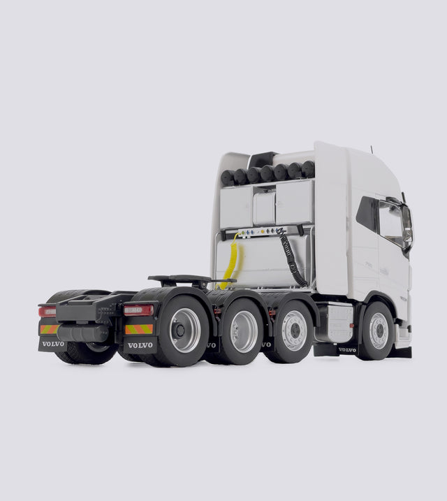 Volvo FH5 8x4 - Farbauswahl (1:32)