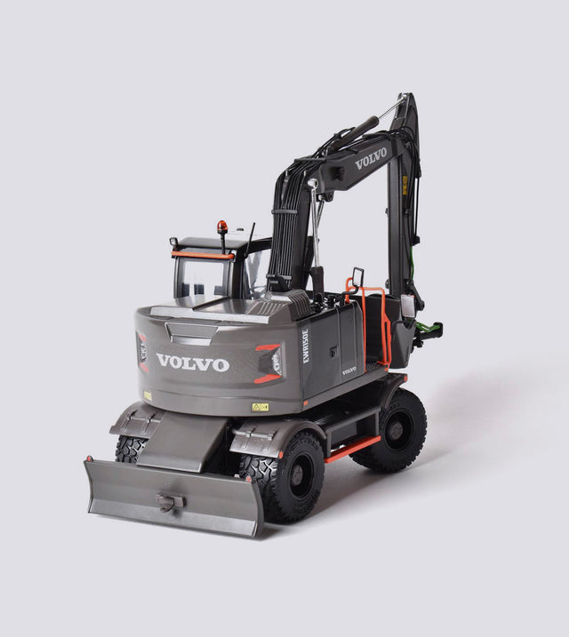 Volvo EWR 150E Schwarz (1:32)