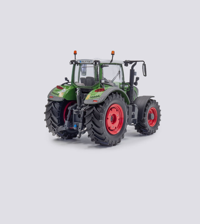 Fendt 718 Vario (1:32)