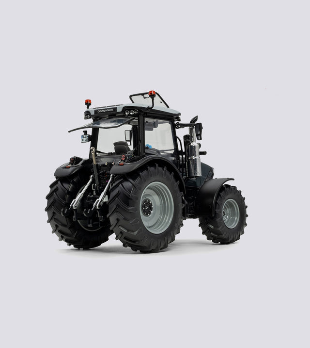Deutz Fahr 6135C Schwarz (1:32)