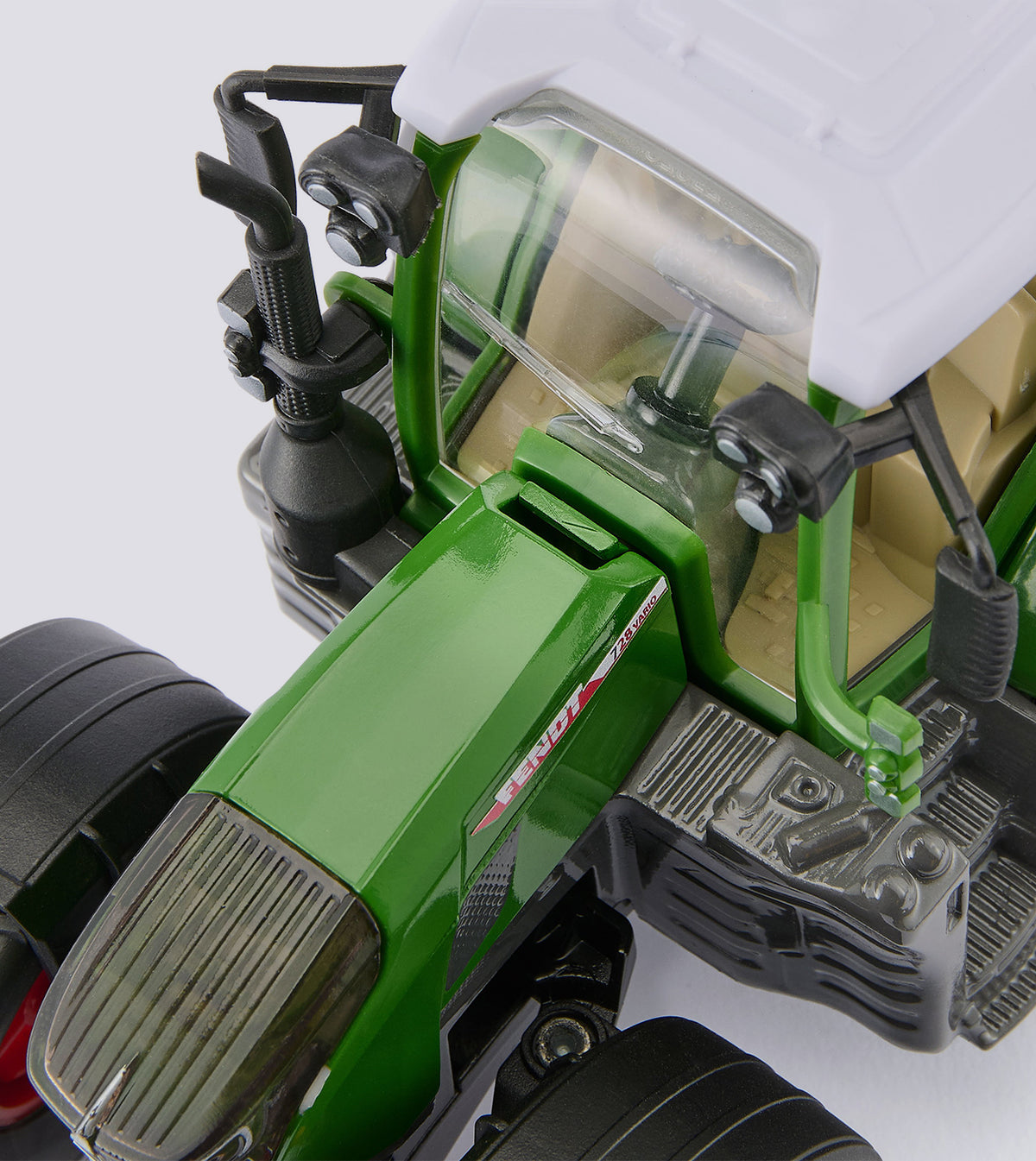 Fendt 728 mit abnehmbaren Frontlader (1:32)