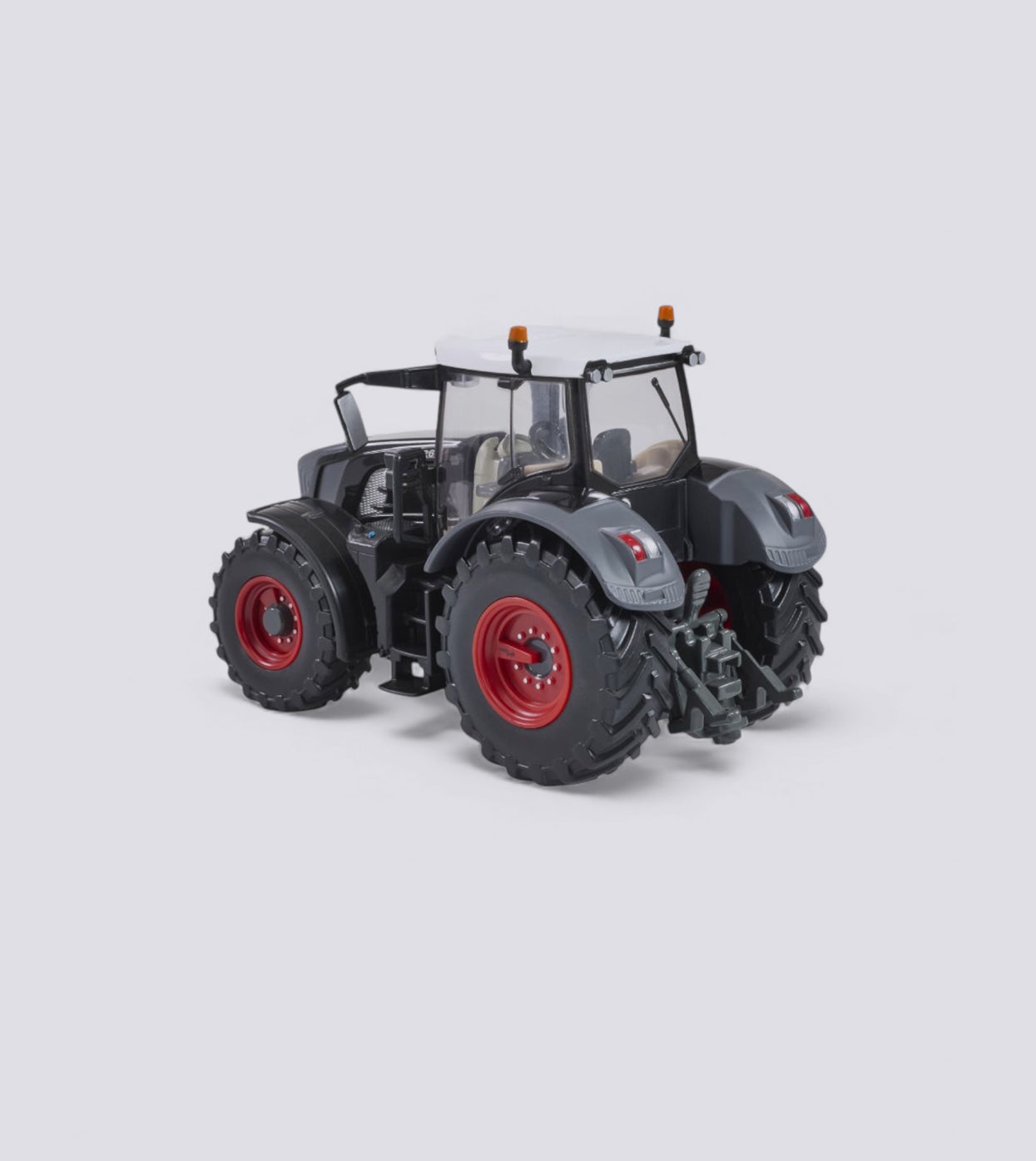 Fendt 826 Vario Black Edition (1:32) Fendt 826 Vario Black Edition (1:32)