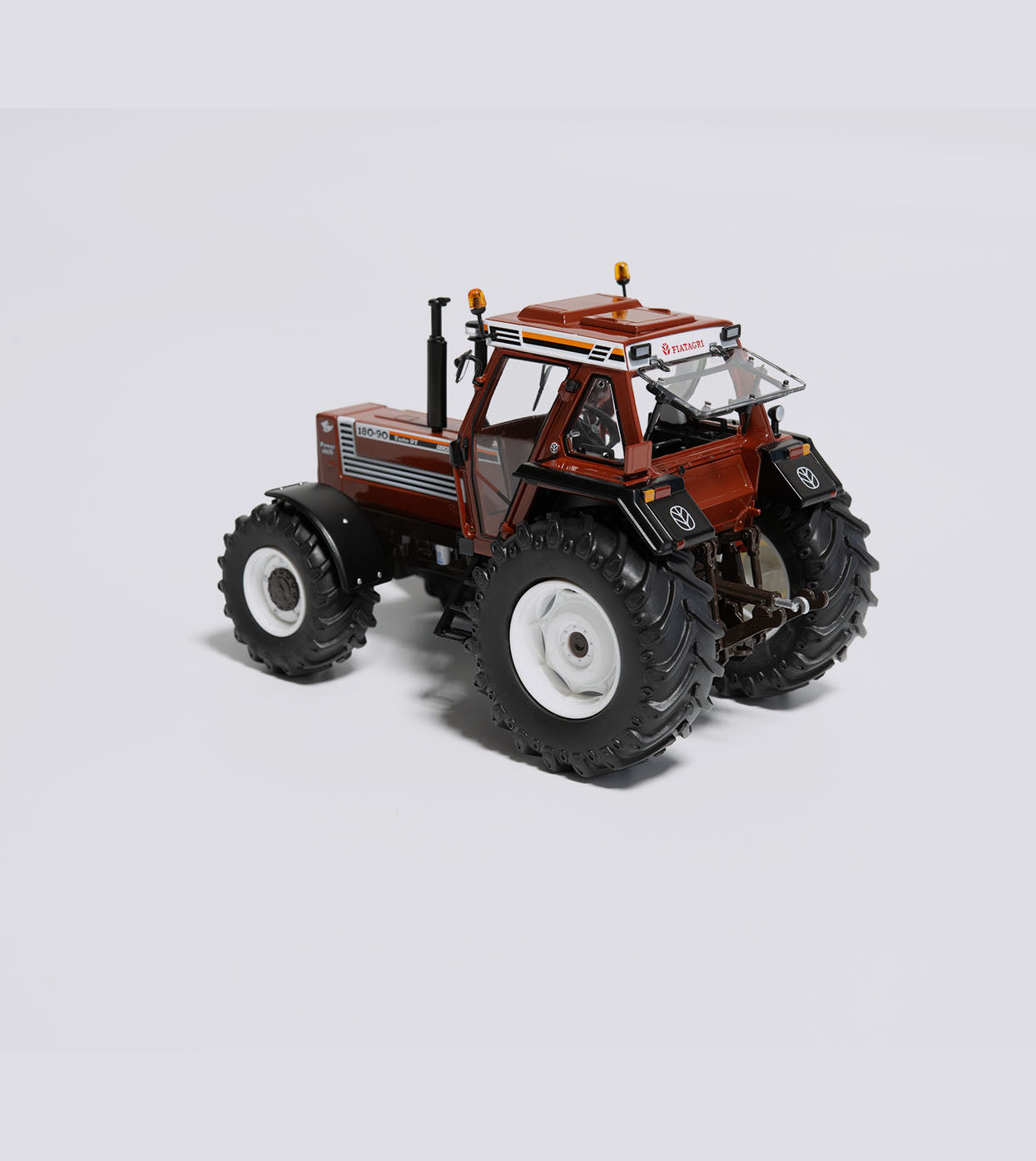 Fiat 180-90 (1:32)