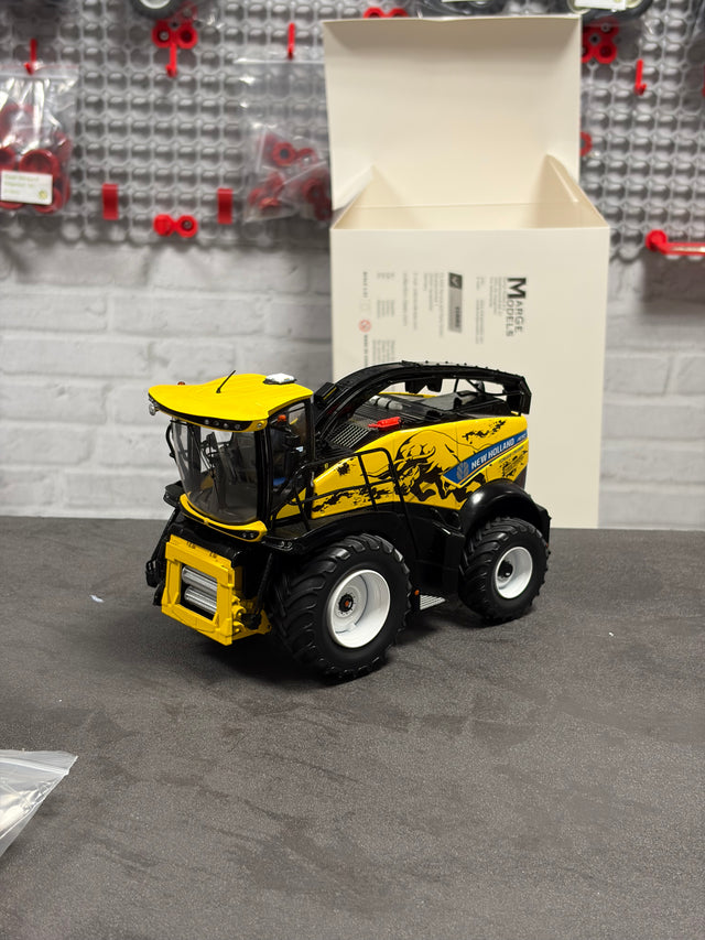 New Holland FR780 Sonderlackierung (1:32)