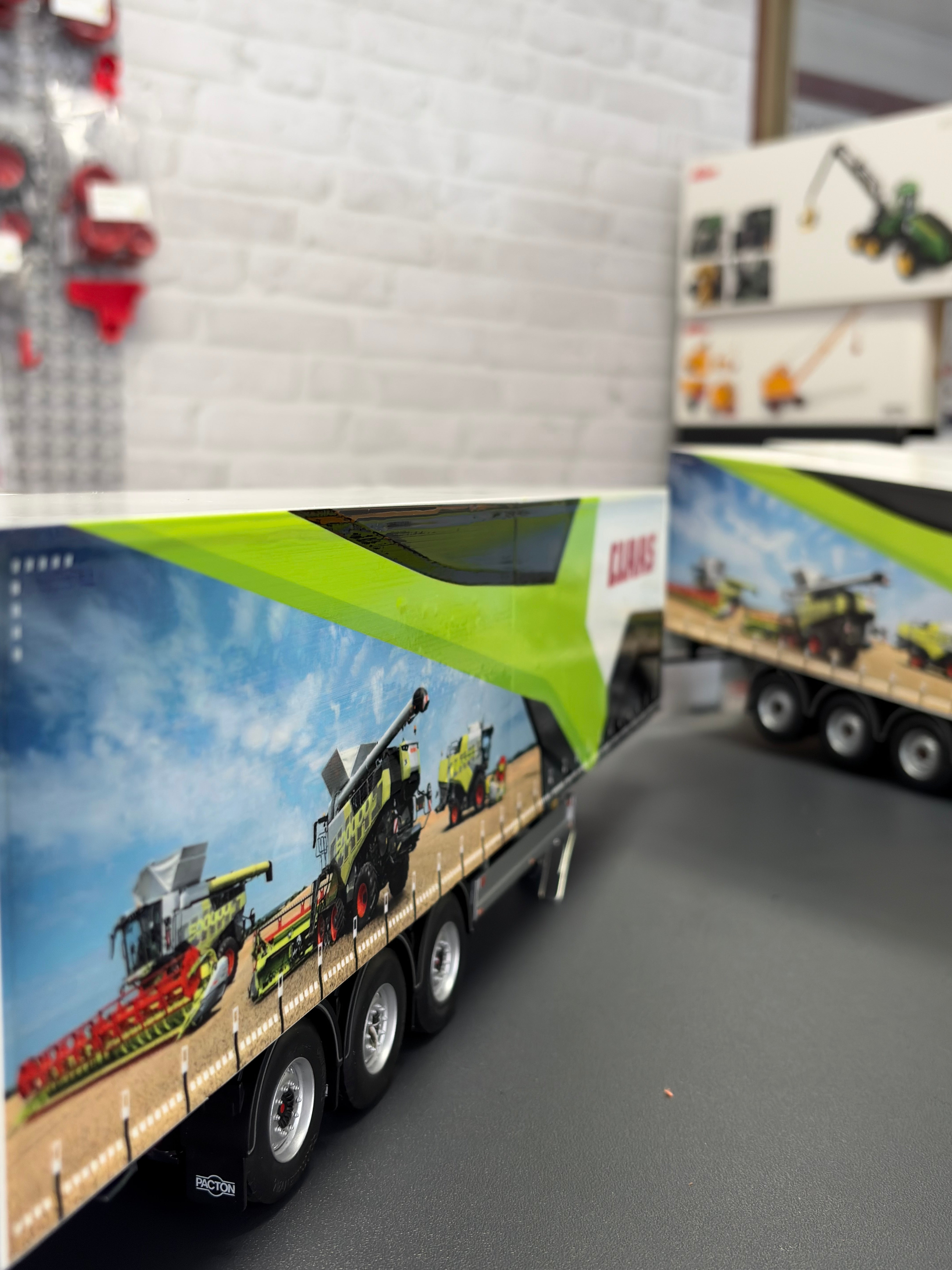 Pacton Kofferauflieger Claas Design  - B-Ware