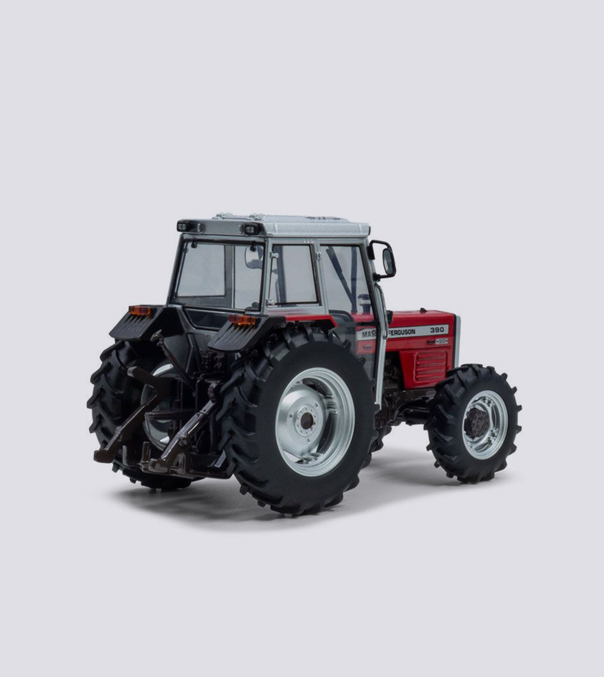 Massey Ferguson 390 4WD (1:32)