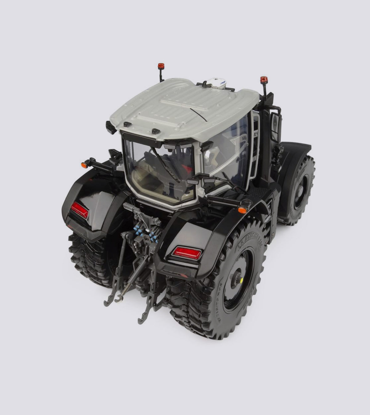 Massey Ferguson 9S.425 Schwarz (1:32)
