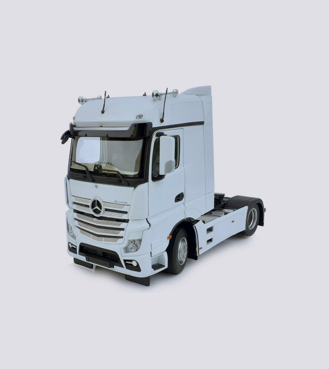 Mercedes-Benz Actros Bigspace 4x2 Weiß (1:32)