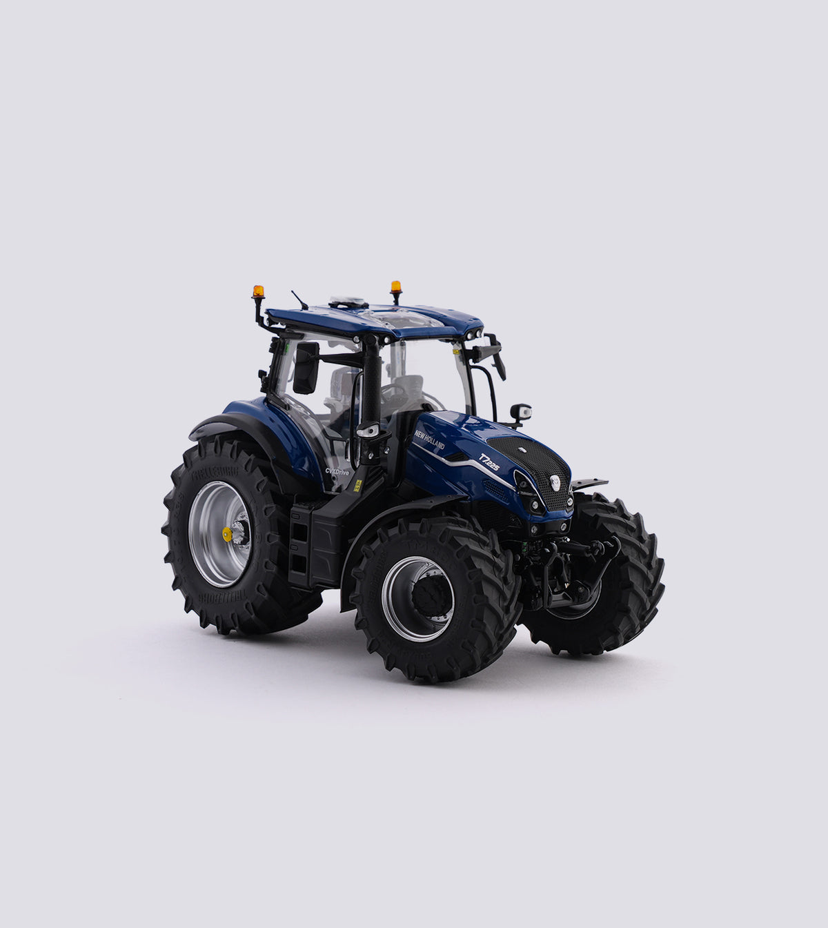 New Holland T7.225 (1:32)