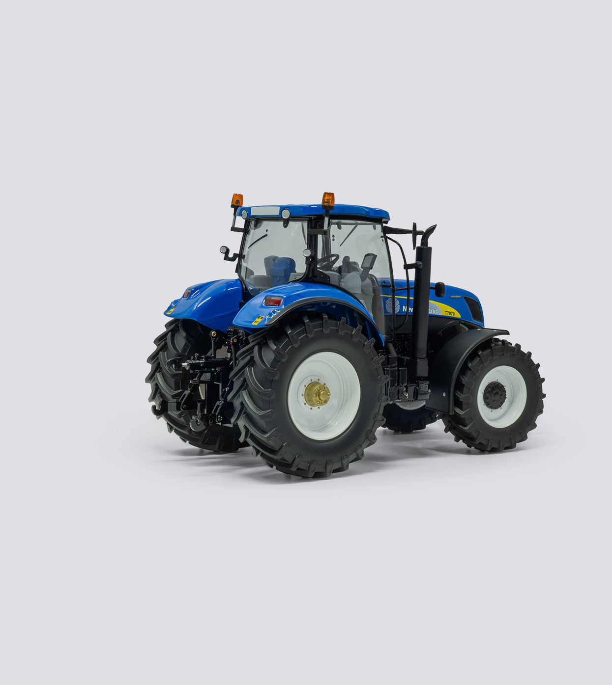 New Holland T7070 (1:32)