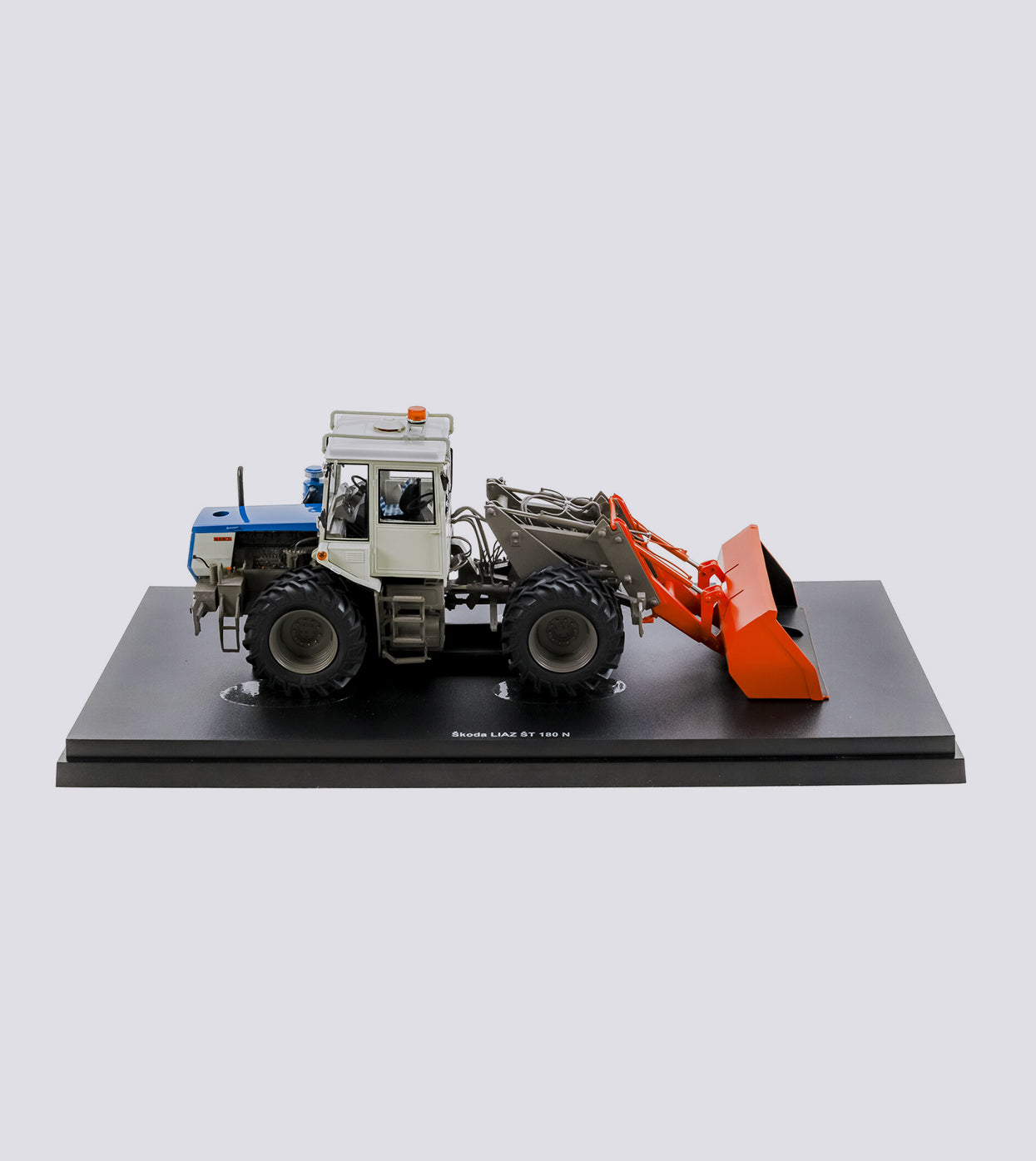 SKODA LIAZ ST 180 N (1:32)