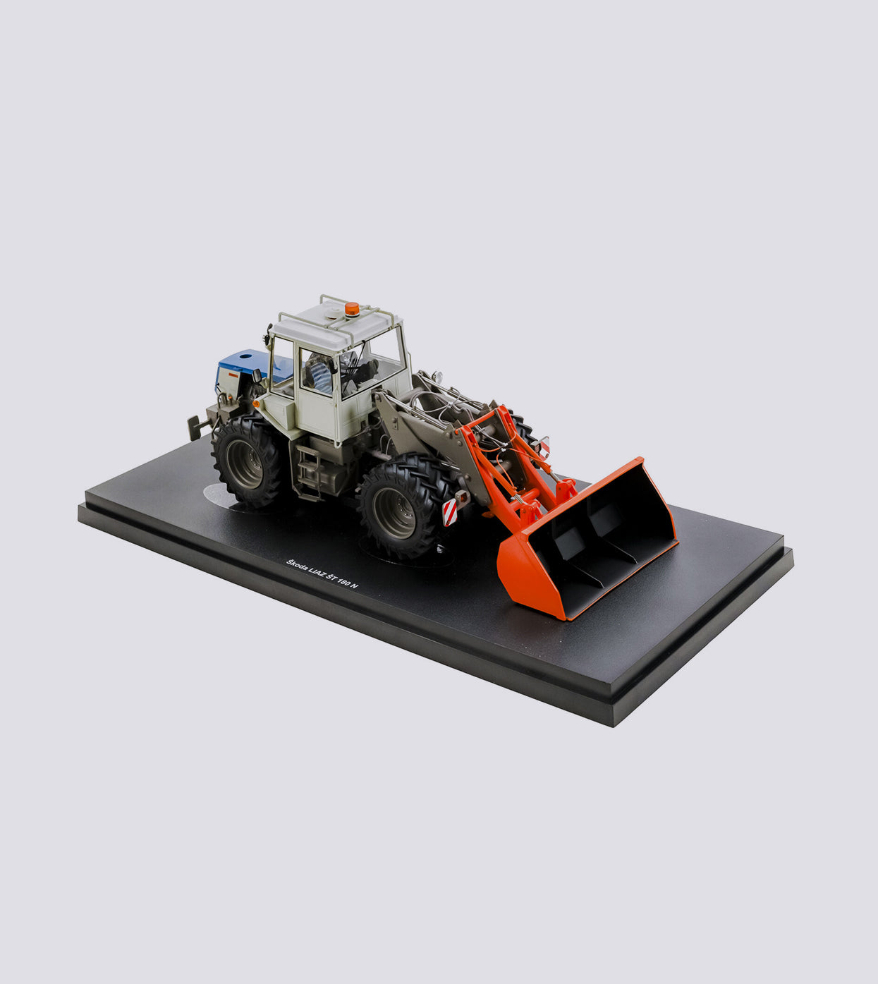 SKODA LIAZ ST 180 N (1:32)