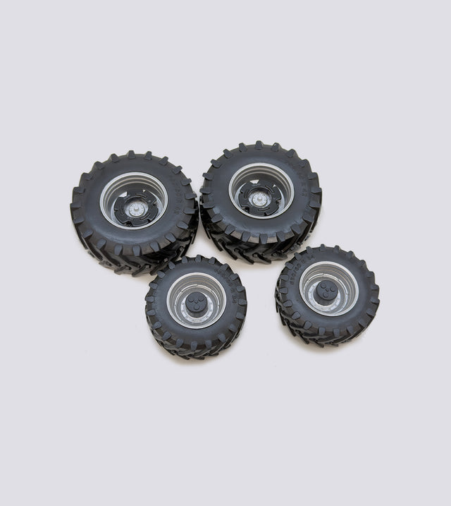 Set Trelleborg Reifen für Traktoren (1:32)