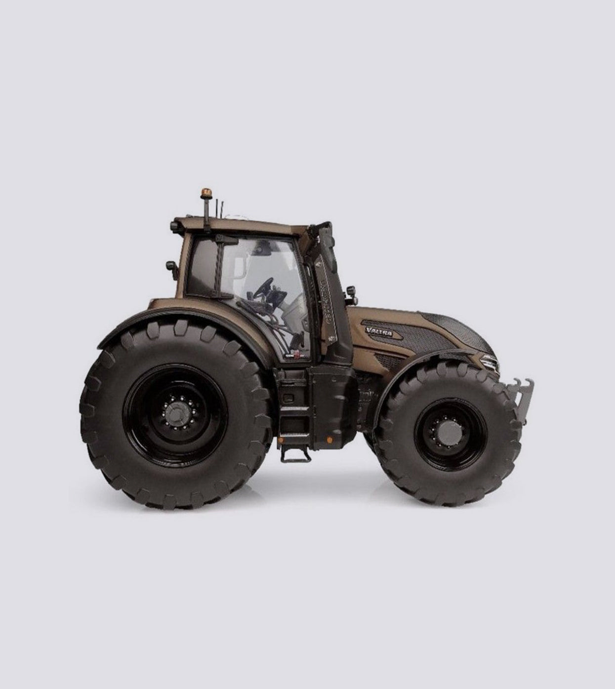 Valtra Q305 Jubiläums Edition Braun Matt (1:32)