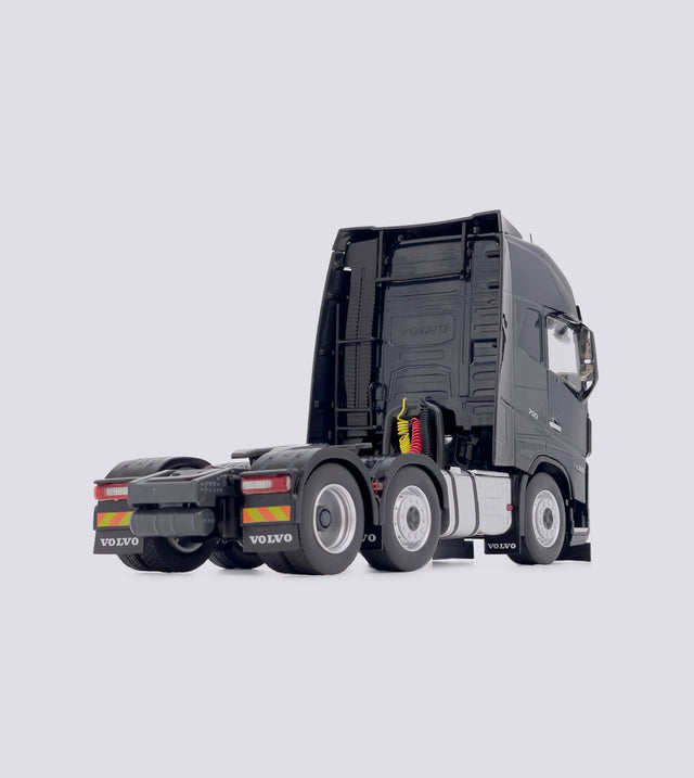 Volvo FH5 6x2 - color selection (1:32)