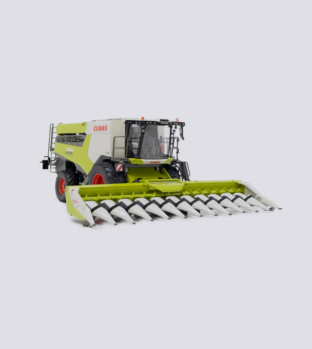 Claas Lexion 8700 with corn header (1:32)