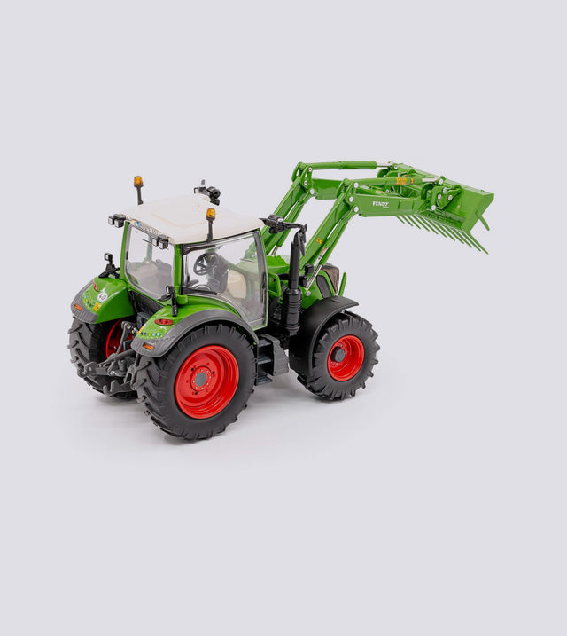 Fendt 313 Vario with front loader (1:32)