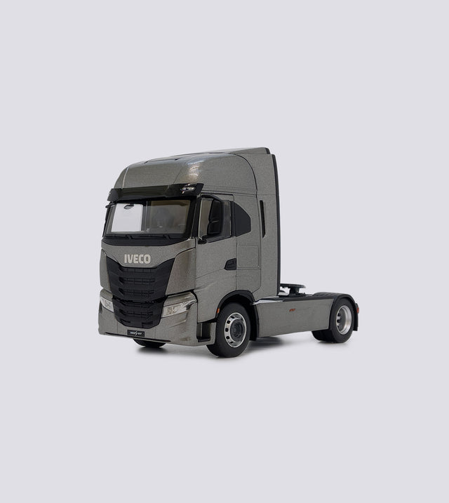 Iveco Sway 4x2 - Farbauswahl (1:32)