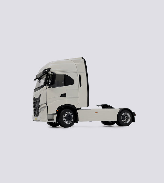 Iveco Sway 4x2 - color selection (1:32)
