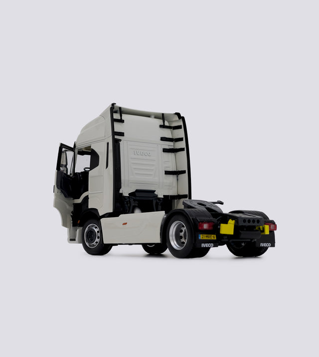 Iveco Sway 4x2 - color selection (1:32)