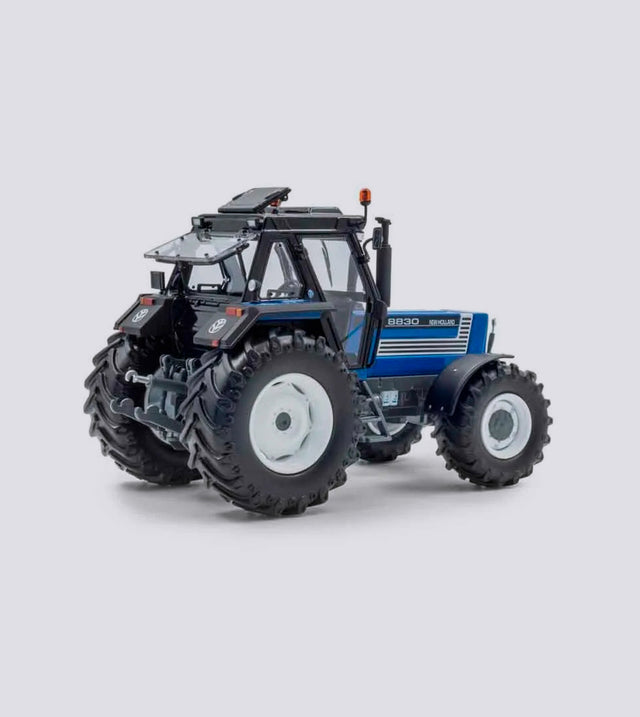 New Holland 8830 (1:32)