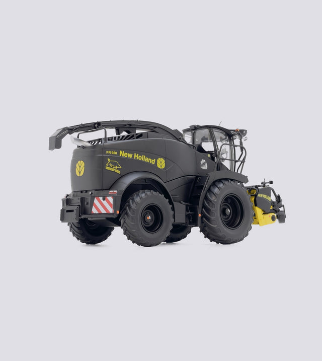 New Holland FR920 Black (1:32)