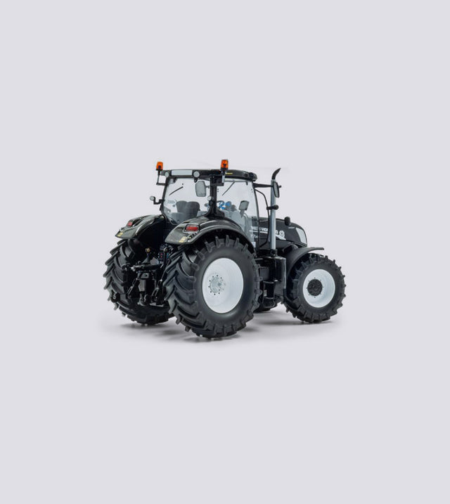 New Holland T7.260 Black Power (1:32)