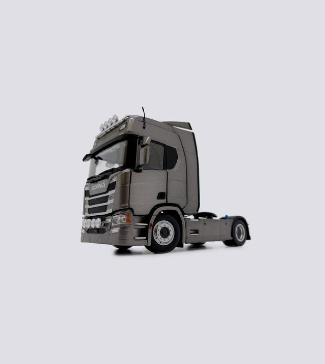 Scania R500 4x2 Dunkelgrau (1:32)