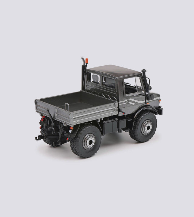 Unimog U 1600 Gray (1:32)