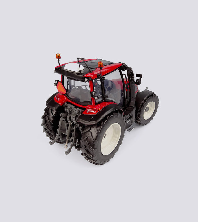 Valtra G 135 Red Limited Edition (1:32)
