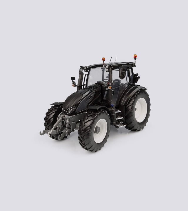 Valtra G 135 Black Limited Edition (1:32)