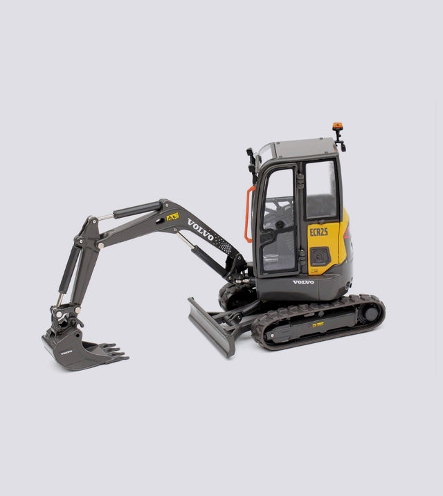 Volvo ECR25 excavator (1:32)